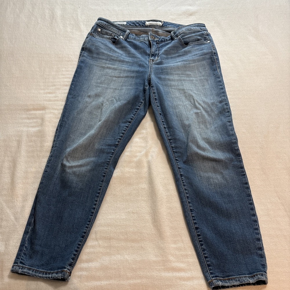 Torrid  Blue Denim Girlfriend Jeans, Size 14 Stretch Mid Rise Ankle Straight